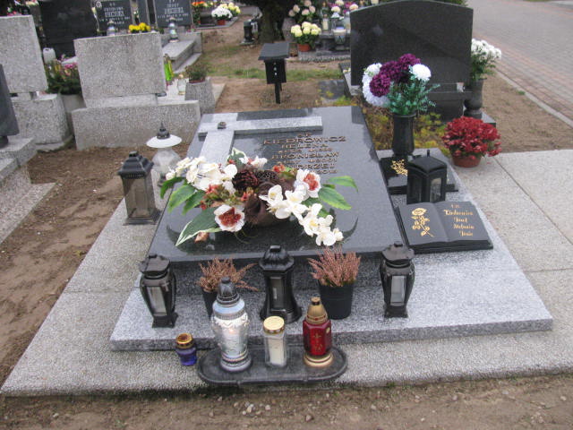 Grób Janusz Kiedrowicz